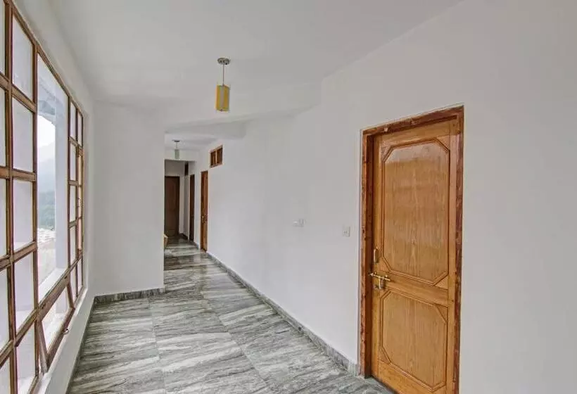 ホテル Oyo Flagship 81227  Century Manali