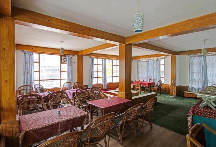 בית מלון כפרי Oyo Flagship 81227 Century Manali