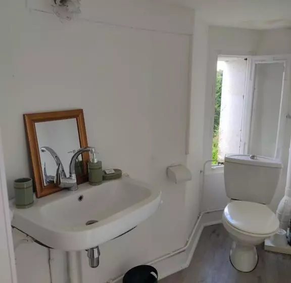 ペンション Chambres D Hôtes Au Château De Puycharnaud