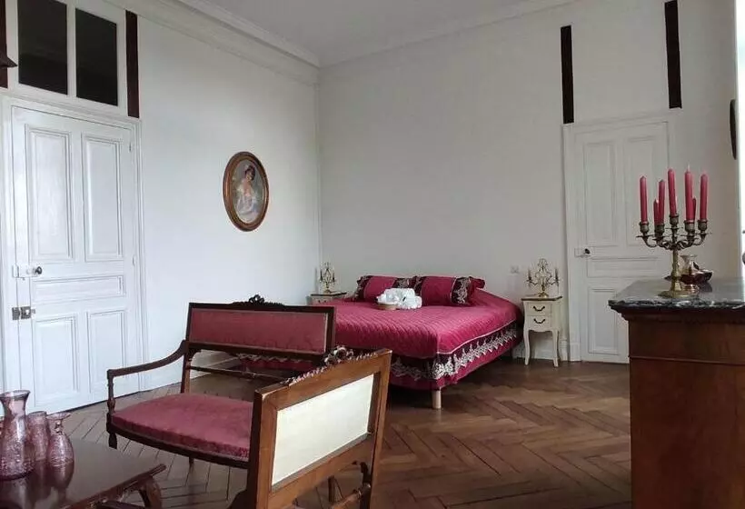 ペンション Chambres D Hôtes Au Château De Puycharnaud