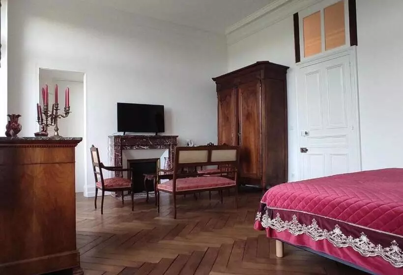 ペンション Chambres D Hôtes Au Château De Puycharnaud