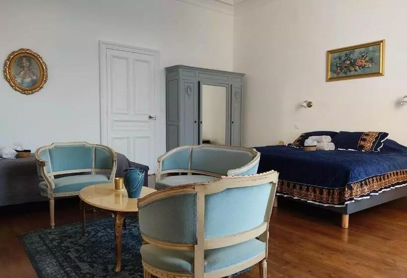 ペンション Chambres D Hôtes Au Château De Puycharnaud