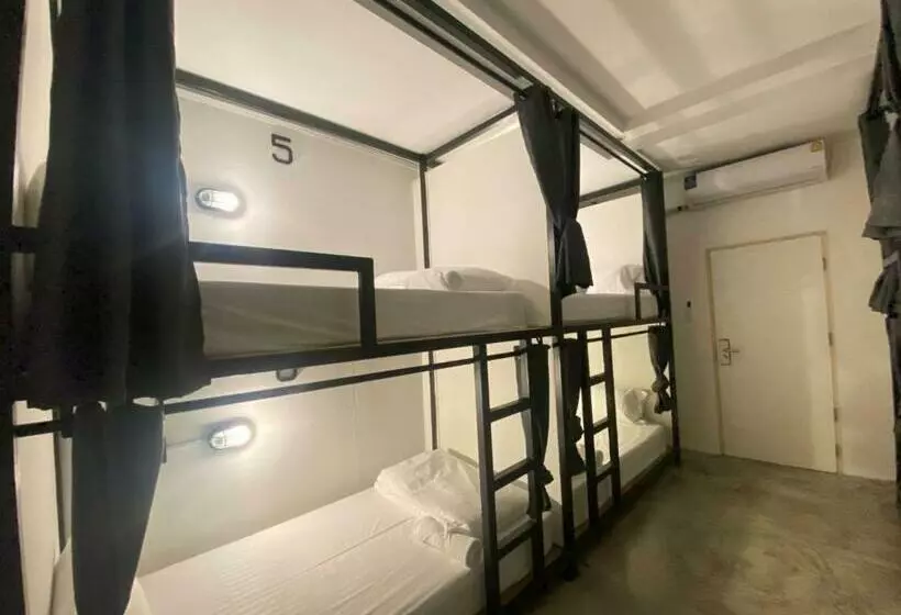 Retkeilymaja Bed Station