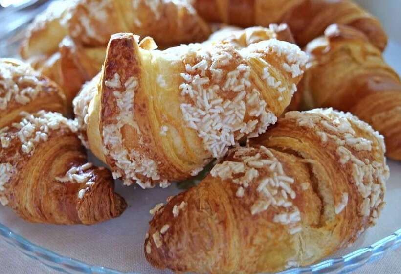 مبيت وإفطار Delcorto Suites