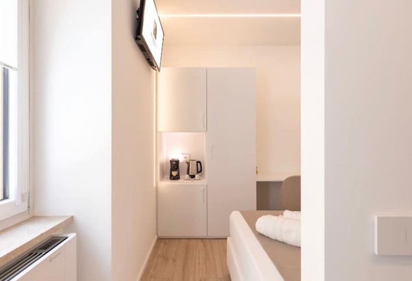 بنسيون Metropolitan Rooms