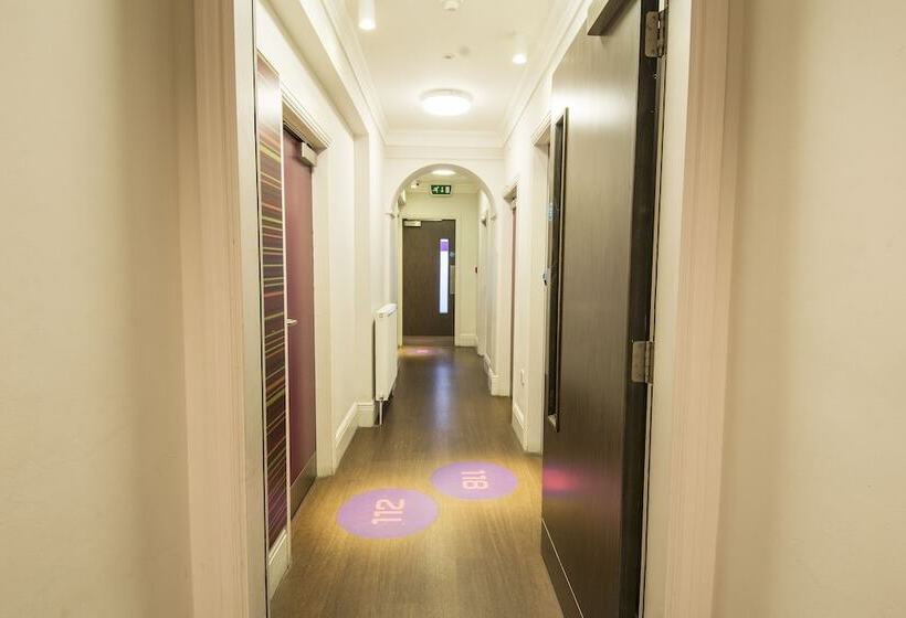 הוסטל Safestay London Elephant & Castle