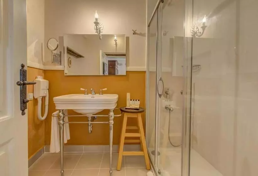 Erendira Hotel   Special Class