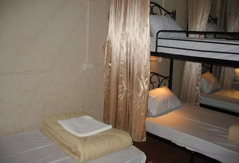 Gotum Hostel & Restaurant