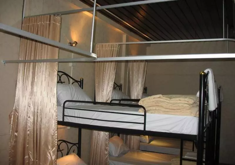 Gotum Hostel & Restaurant