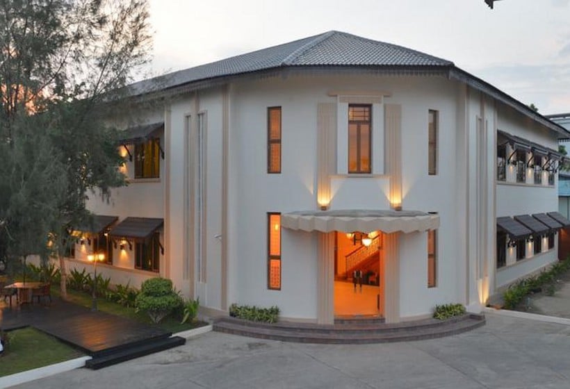 هتل Amazing Mandalay