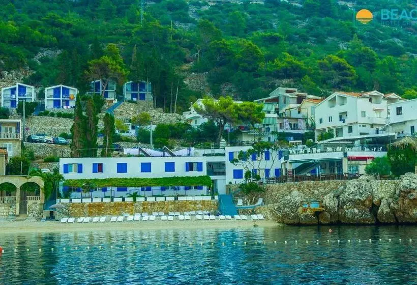 בית מלון כפרי Beach