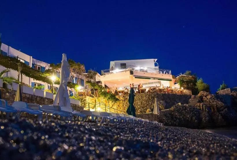 בית מלון כפרי Beach