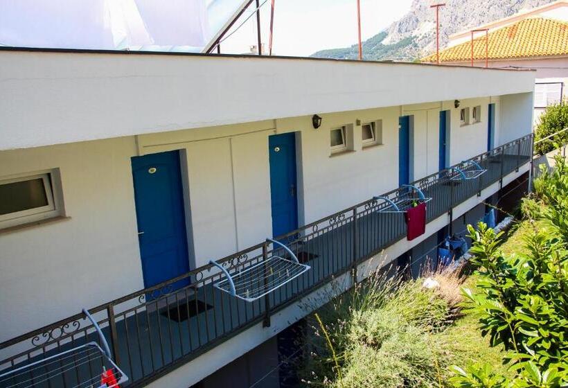 בית מלון כפרי Beach