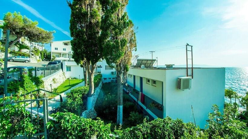 בית מלון כפרי Beach