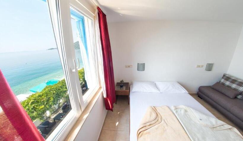 בית מלון כפרי Beach