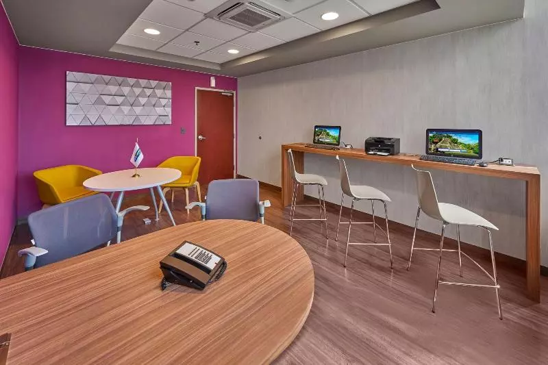 هتل City Express By Marriott San Luis Potosi Zona Industrial