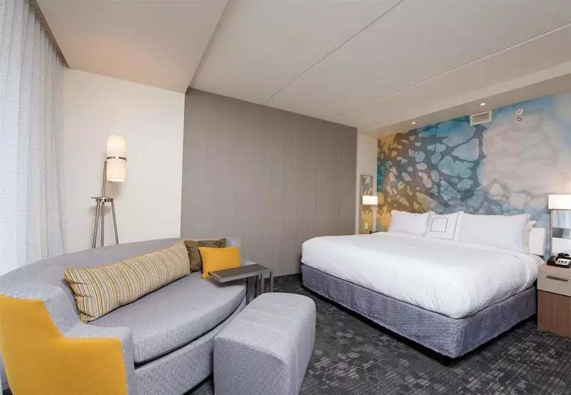 Отель Courtyard By Marriott Holland Downtown