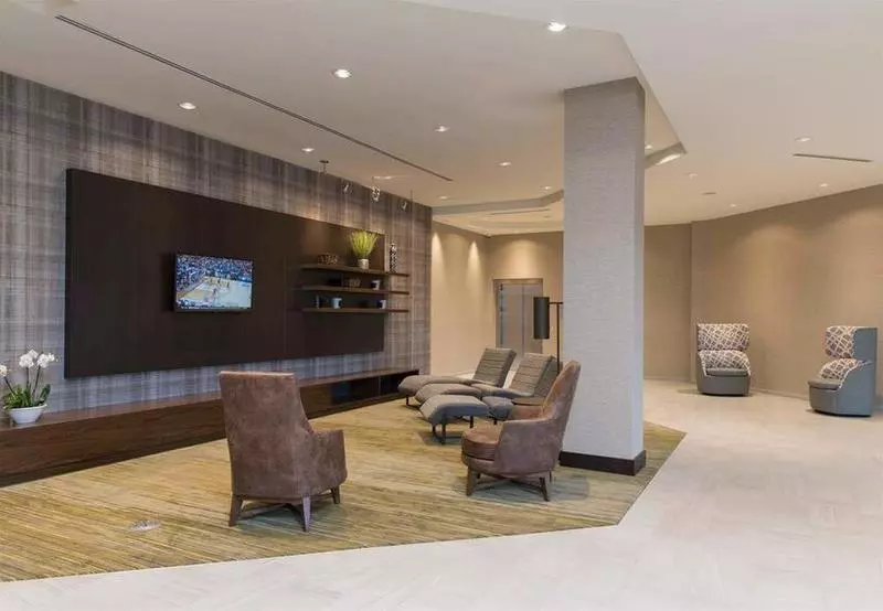 Отель Courtyard By Marriott Holland Downtown