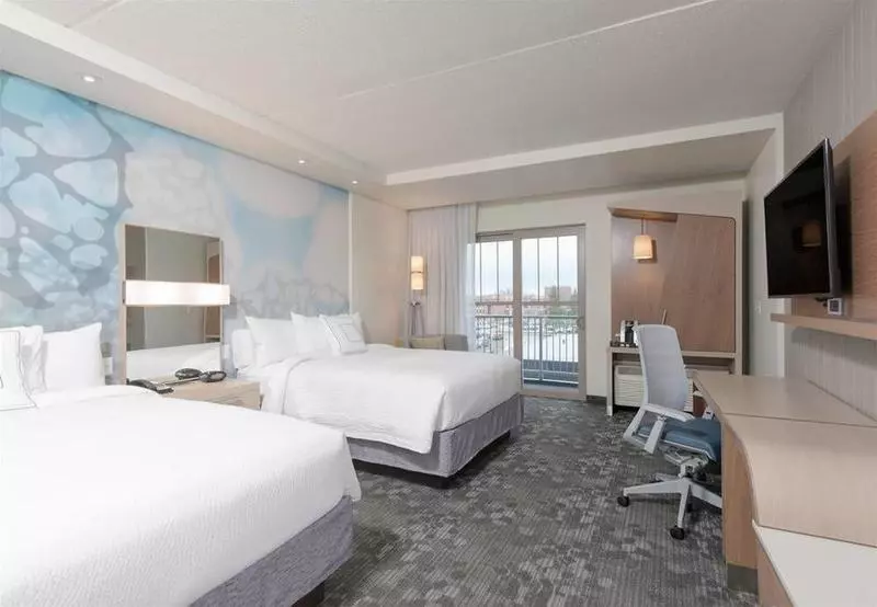 Отель Courtyard By Marriott Holland Downtown