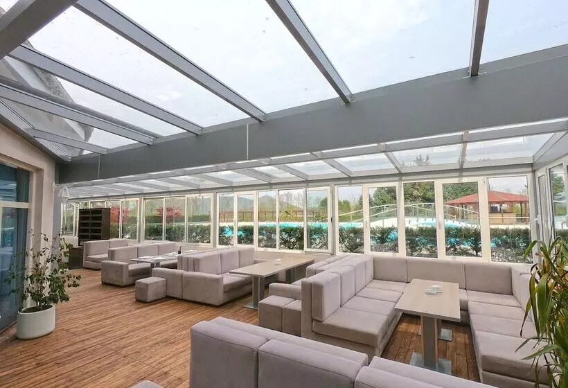 Hotel Gardenland Resort