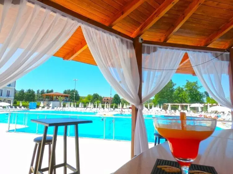 Hotel Gardenland Resort