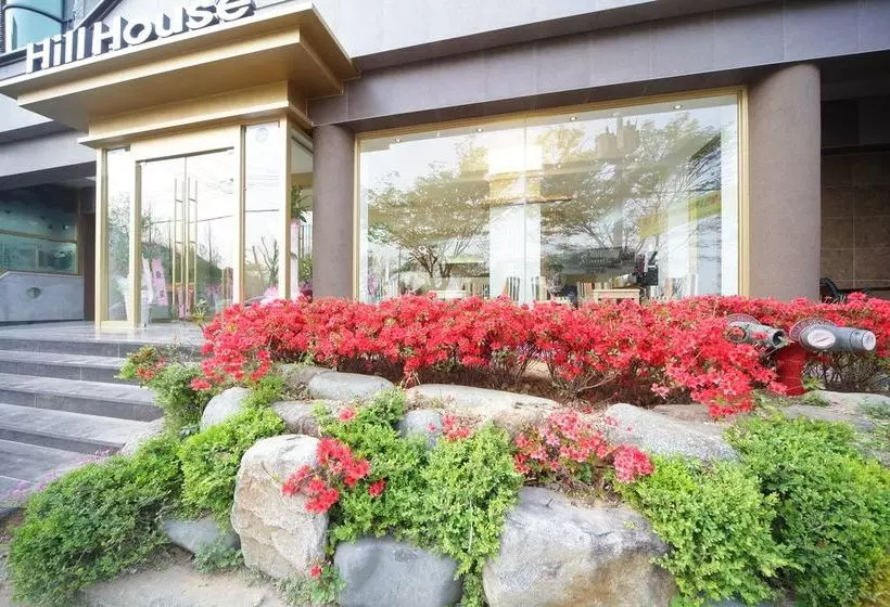 호텔 Hill House