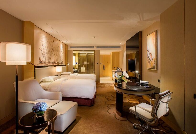 Otel Hilton Wuhan Riverside