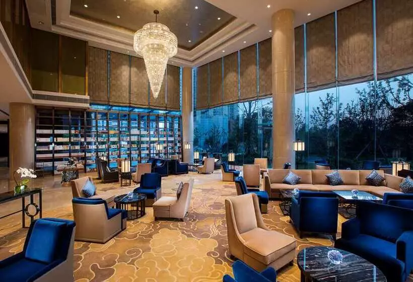 Hotel Hilton Wuhan Riverside