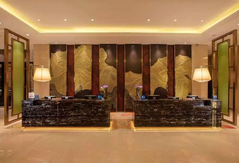 Hotel Hilton Wuhan Riverside