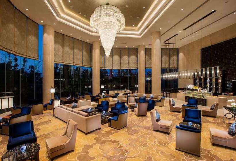 Otel Hilton Wuhan Riverside
