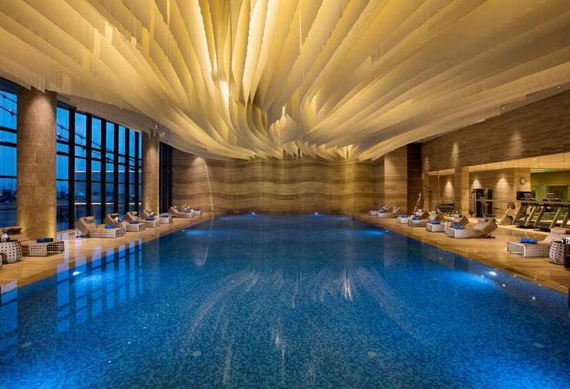 Otel Hilton Wuhan Riverside