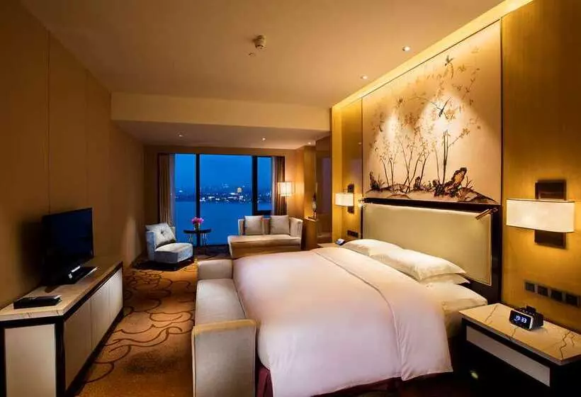Hotel Hilton Wuhan Riverside