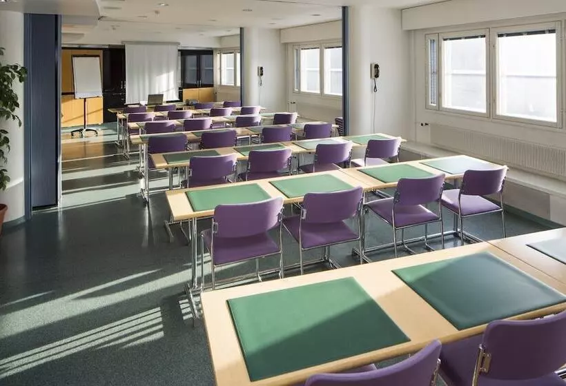 هتل Holiday Club Kuusamon Tropiikki