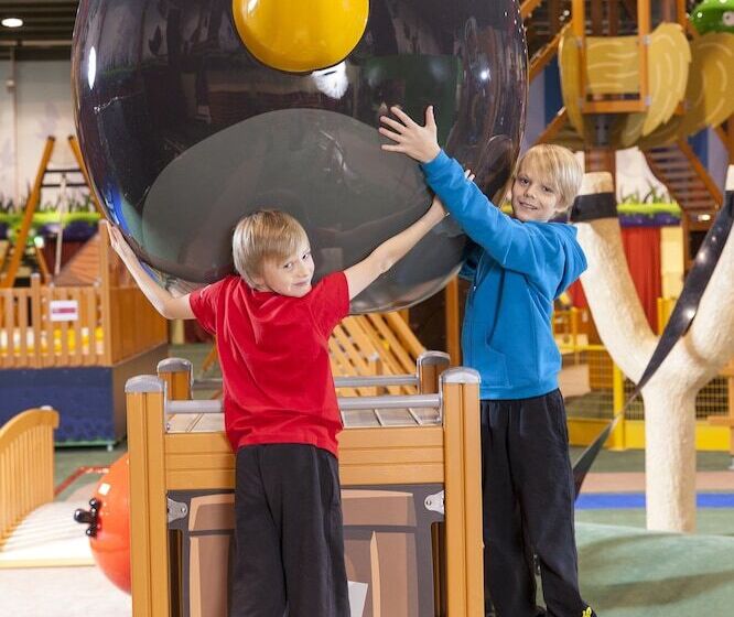 هتل Holiday Club Kuusamon Tropiikki