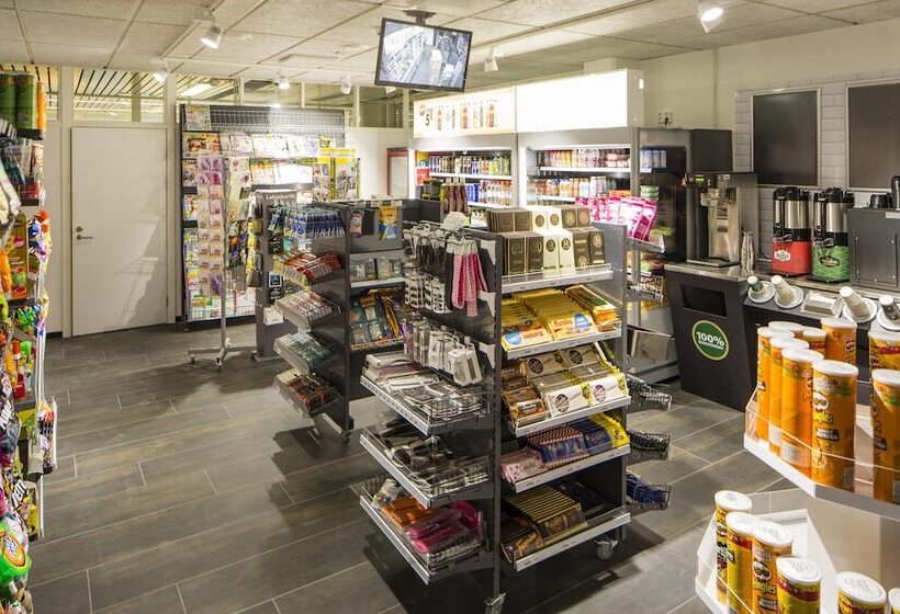 هتل Holiday Club Kuusamon Tropiikki