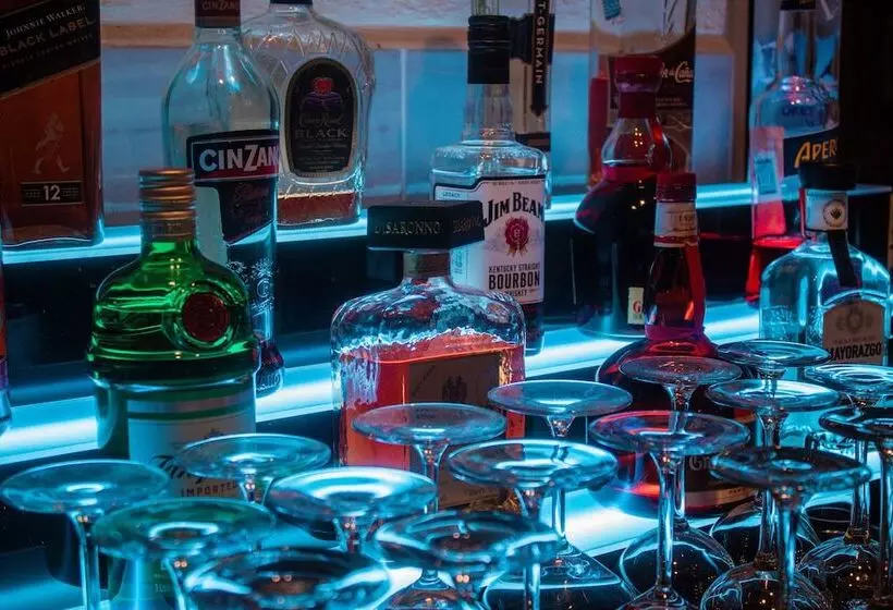 هتل The Resort At Marble Hill