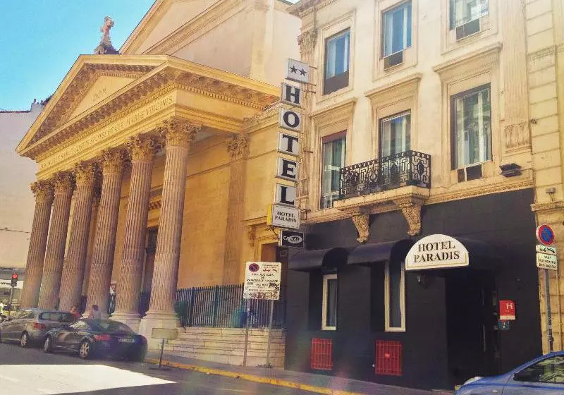 ホテル Paradis