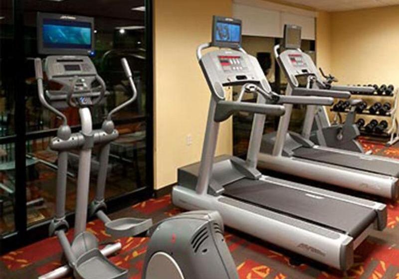 Отель Towneplace Suites By Marriott Alexandria