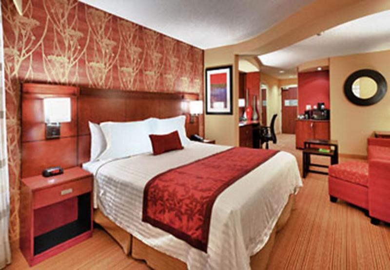 Отель Towneplace Suites By Marriott Alexandria