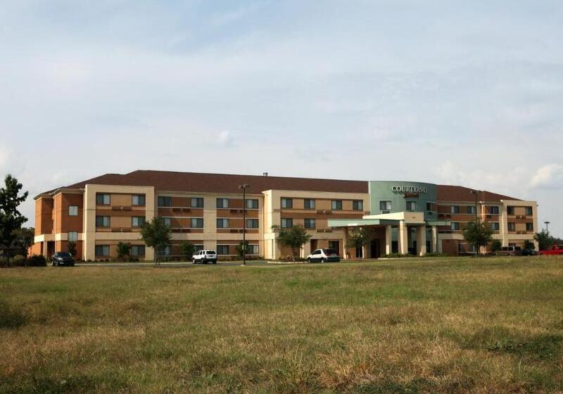 Отель Towneplace Suites By Marriott Alexandria