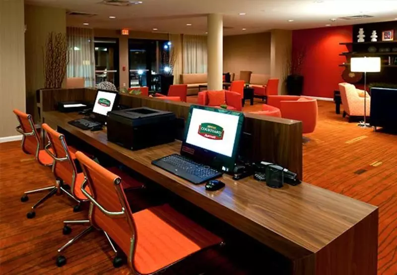 Otel Towneplace Suites By Marriott Alexandria