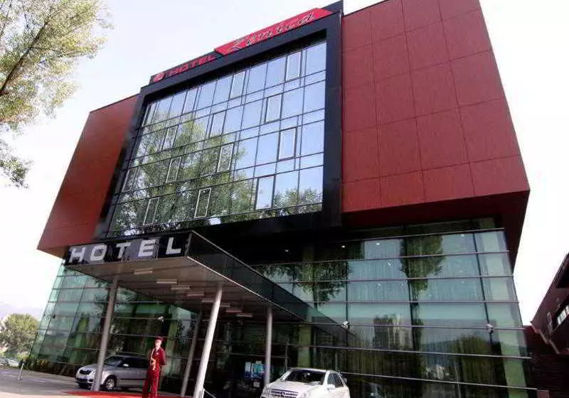 هتل Zenica