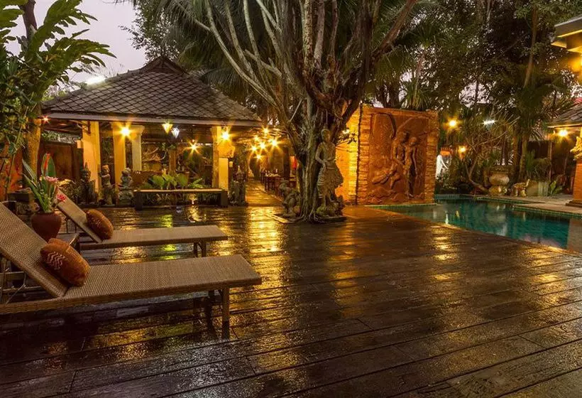 Laan Mai Fai Chang Resort