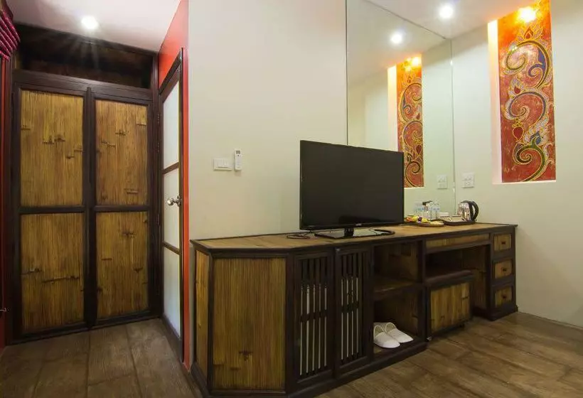 Laan Mai Fai Chang Resort