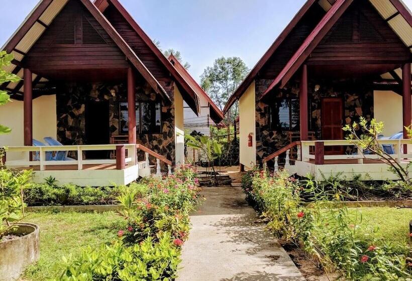 Курорт Lanta Summer House 1