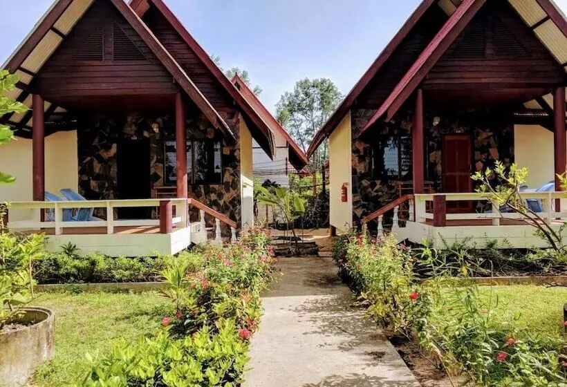 استراحتگاه Lanta Summer House 1