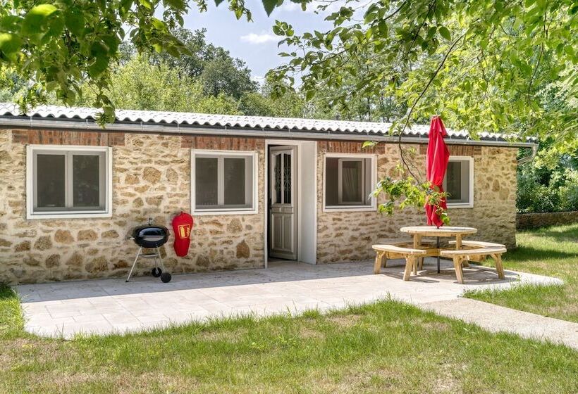 צימר Le Petit Château De Barbizon Au Bois Du Mée