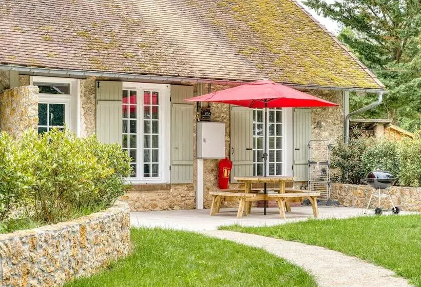 Aamiaismajoitus (B&B) Le Petit Château De Barbizon Au Bois Du Mée