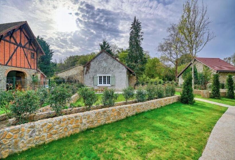 צימר Le Petit Château De Barbizon Au Bois Du Mée