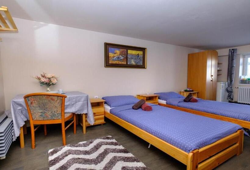 بنسيون Vila24 Levice